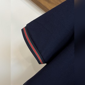 Gucci 25S весенняя новинка. Футболка с воротником Gucci с коротки