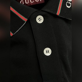 Gucci 25S весенняя новинка. Футболка с воротником Gucci с коротки