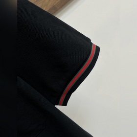 Gucci 25S весенняя новинка. Футболка с воротником Gucci с коротки