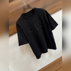Gucci 2025ss весенняя коллекция. Новая модель футболки Gucci с кр