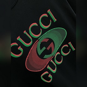 Рекомендуем  Новая модель эксклюзивной линейки Gucci. Широкая фу