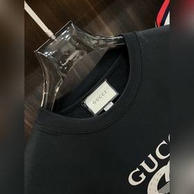 Рекомендуем  Новая модель эксклюзивной коллекции Gucci. Широкая 