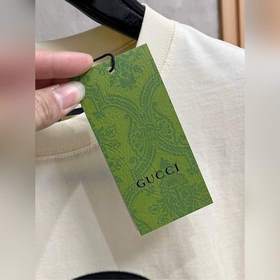 Gucci – идеальный вариант для ношения отдельно или под другой оде