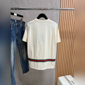 Gucci – идеальный вариант для ношения отдельно или под другой оде
