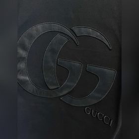 Gucci – идеальный вариант для ношения отдельно или в качестве осн