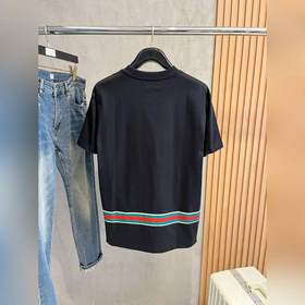 Gucci – идеальный вариант для ношения отдельно или в качестве осн