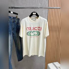Gucci - идеальный вариант для ношения отдельно или в качестве осн