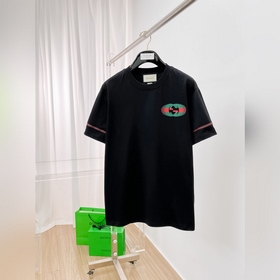 Gucci – лучший выбор для ношения отдельно или под одежду. Высокок