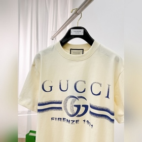 Gucci – лучший выбор для ношения отдельно или под одежду. Высокок