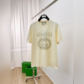 Gucci – лучший выбор для ношения отдельно или под одежду. Высокок
