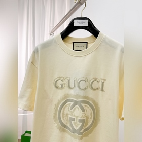 Gucci – лучший выбор для ношения отдельно или под одежду. Высокок