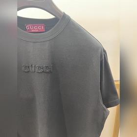 Размер： S/M/L/XL. Цвета： черный, белый, зеленый. Модель для мужчи