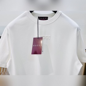 Размер： S/M/L/XL. Цвета： черный, белый, зеленый. Модель для мужчи