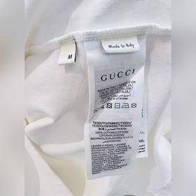 Размер： S/M/L/XL. Цвета： черный, белый, зеленый. Модель для мужчи