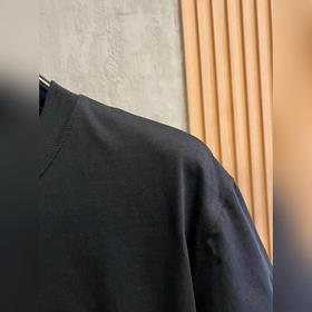 Gucci - идеальный вариант для ношения отдельно или в качестве осн