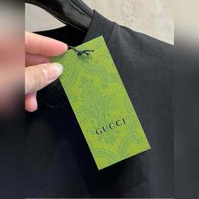 Gucci - идеальный вариант для ношения отдельно или в качестве осн