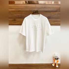 Gucci 2025ss весенняя коллекция. Новая модель футболки Gucci с кр