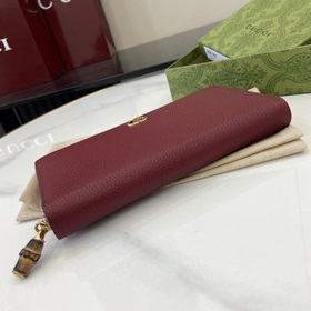 Длинный кошелек из серии GG Marmont. Этот кошелек из серии GG Mar
