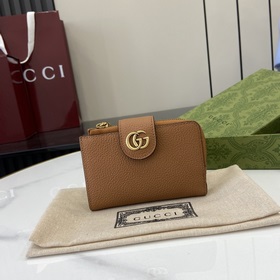 Кошелек из серии GG Marmont. Этот кошелек из серии GG Marmont, из