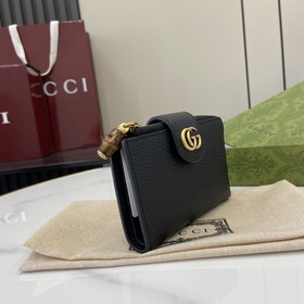 Кошелек из серии GG Marmont. Этот кошелек из серии GG Marmont изг
