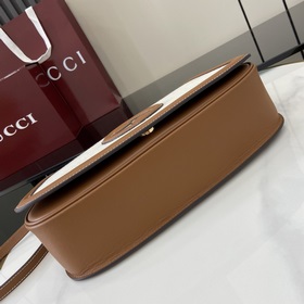 Новая модель Средняя сумка из серии Gucci Blondie Новая сумка из 
