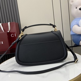 Новая модель Средняя сумка из серии Gucci Blondie Новая сумка из 