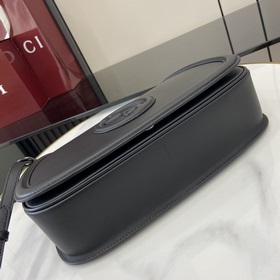 Новая модель Средняя сумка из серии Gucci Blondie Новая сумка из 