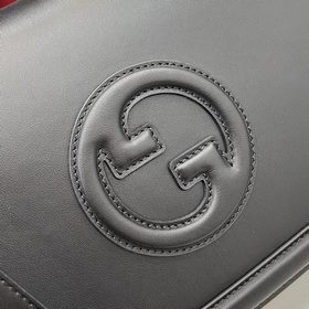 Новая модель Средняя сумка из серии Gucci Blondie Новая сумка из 