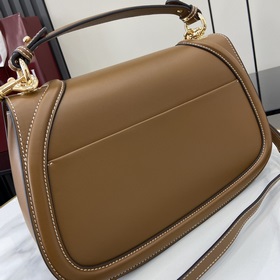 Новая модель Средняя сумка из серии Gucci Blondie Новая сумка из 
