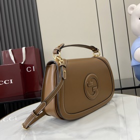 Новая модель Средняя сумка из серии Gucci Blondie Новая сумка из 