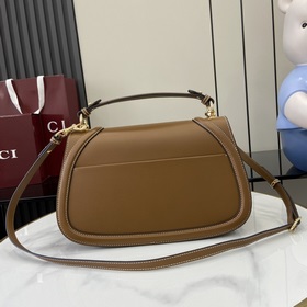 Новая модель Средняя сумка из серии Gucci Blondie Новая сумка из 