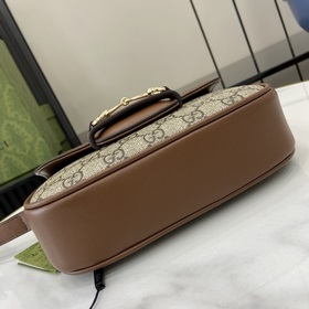 Новинка Мини-сумка через плечо из серии Gucci Horsebit 1955 В рек