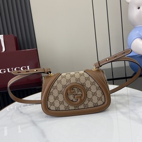 Новая модель Мини-сумка через плечо из серии Gucci Blondie Новая