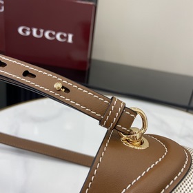 Новая модель Мини-сумка через плечо из серии Gucci Blondie Новая 