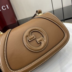 Новая модель Мини-сумка через плечо из серии Gucci Blondie Новая 