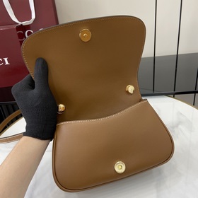 Новая модель Мини-сумка через плечо из серии Gucci Blondie Новая 