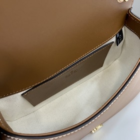 Новая модель Мини-сумка через плечо из серии Gucci Blondie Новая 