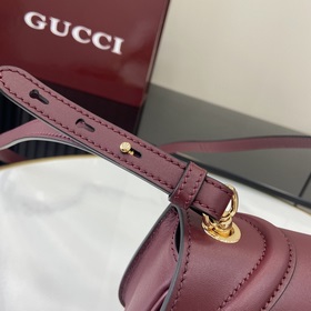 Новая модель Мини-сумка через плечо из серии Gucci Blondie Новая 