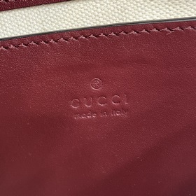 Новая модель Мини-сумка через плечо из серии Gucci Blondie Новая 