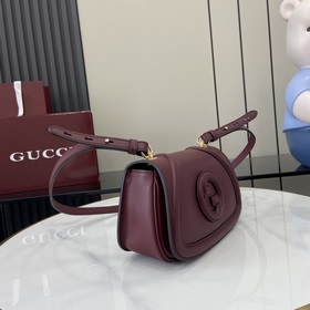 Новая модель Мини-сумка через плечо из серии Gucci Blondie Новая 