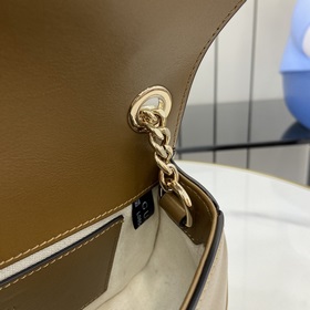 Новая модель Мини-сумка через плечо из серии Gucci Blondie Новая 