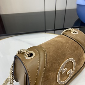 Новая модель Мини-сумка через плечо из серии Gucci Blondie Новая 