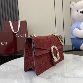 Креативный директор Gucci Сабато де Сарно обновил классическую се