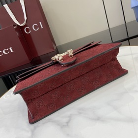 Креативный директор Gucci Сабато де Сарно обновил классическую се