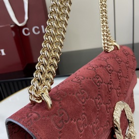 Креативный директор Gucci Сабато де Сарно обновил классическую се