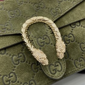 Новая модель Креативный директор Gucci Сабато де Сарно обновил кл