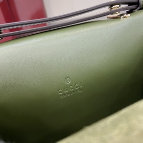 Новая модель Креативный директор Gucci Сабато де Сарно обновил кл