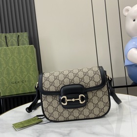 Новинка Мини-сумка через плечо из серии Gucci Horsebit 1955 В рек