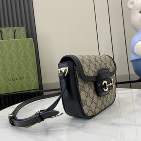 Новинка Мини-сумка через плечо из серии Gucci Horsebit 1955 В рек
