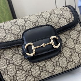 Новинка Мини-сумка через плечо из серии Gucci Horsebit 1955 В рек